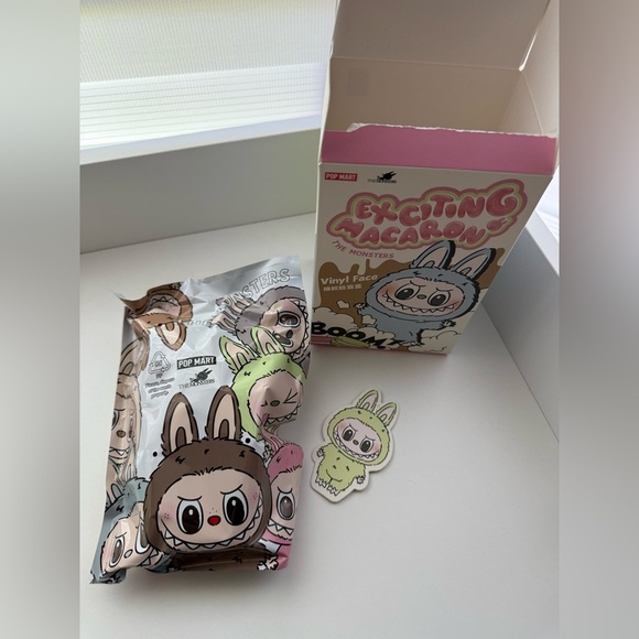 Nwt  100% authentic Labubu Green grape Exciting macaron Pop Mart - Picture 1 of 8